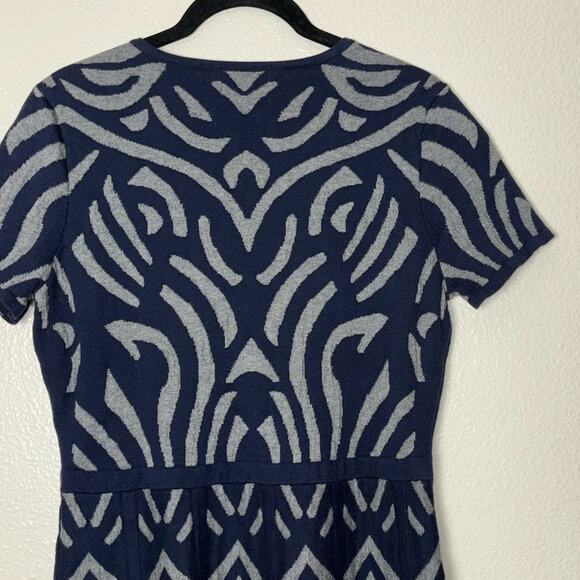 eci Sweater Dress Short Sleeve Fit & Flare Navy Blue Gray Mini Women's Medium - Picture 13 of 16